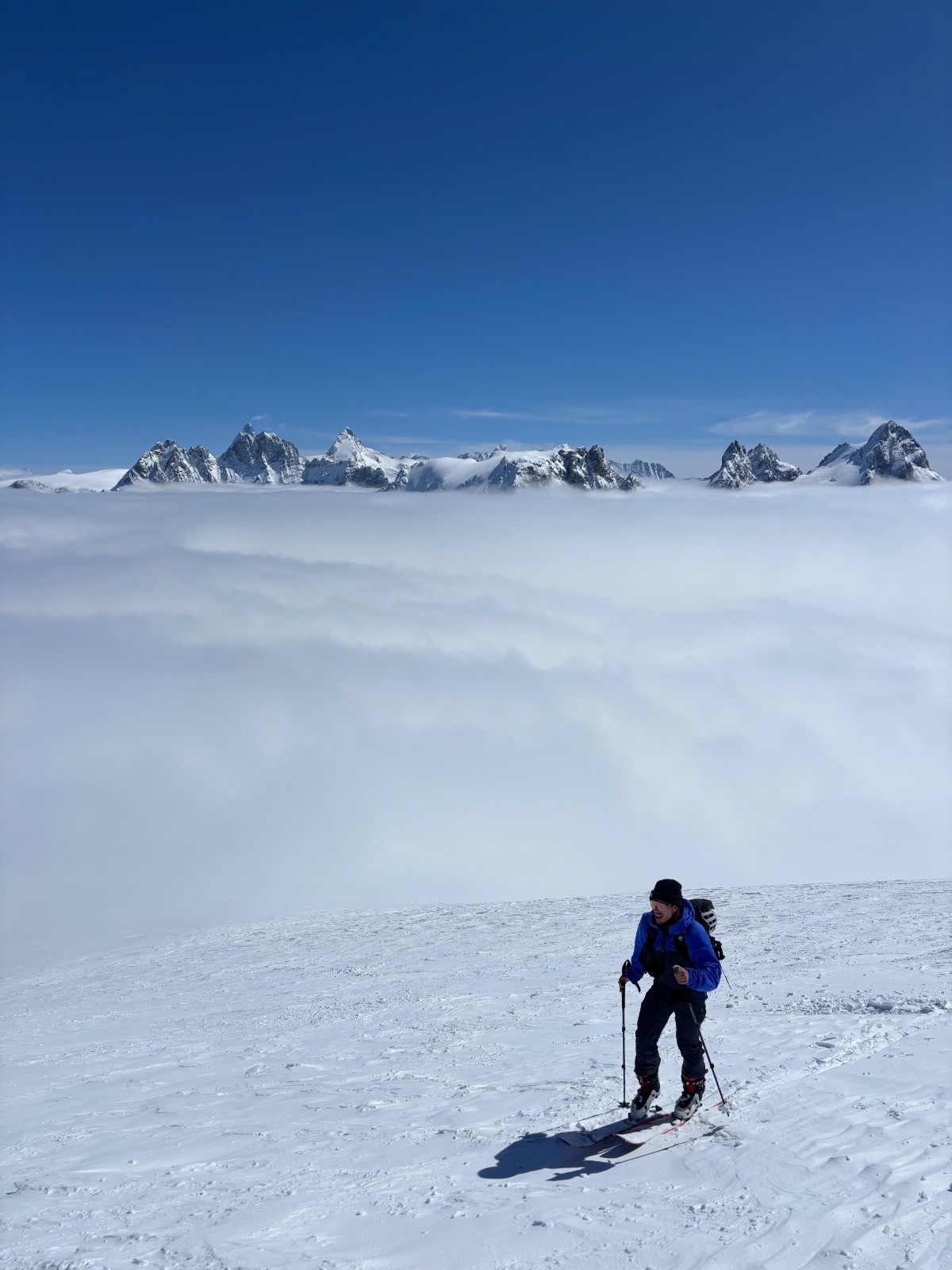 Au-dessus les nuages vers 3500