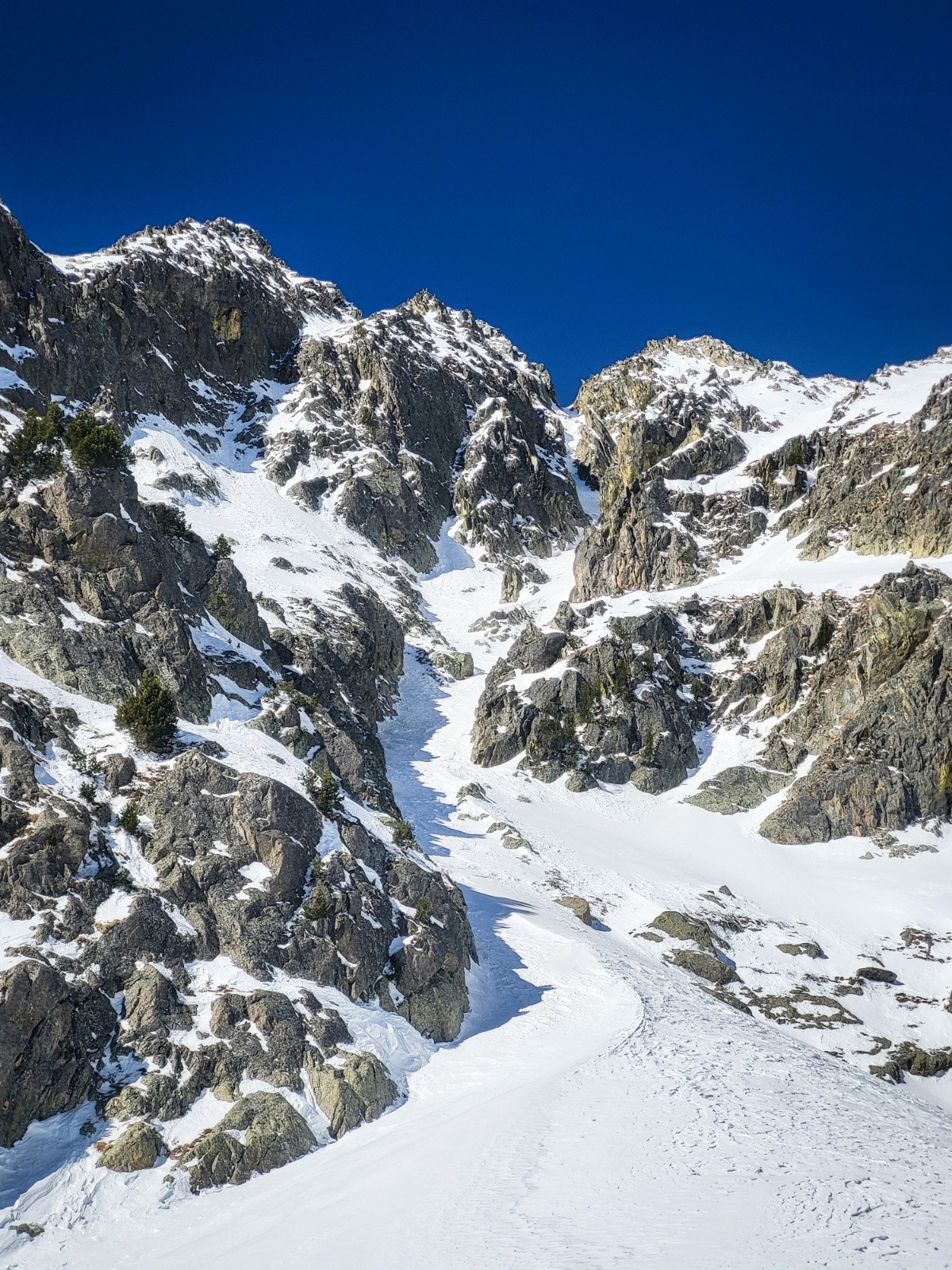 &nbsp;Au pied du NE du Pélago