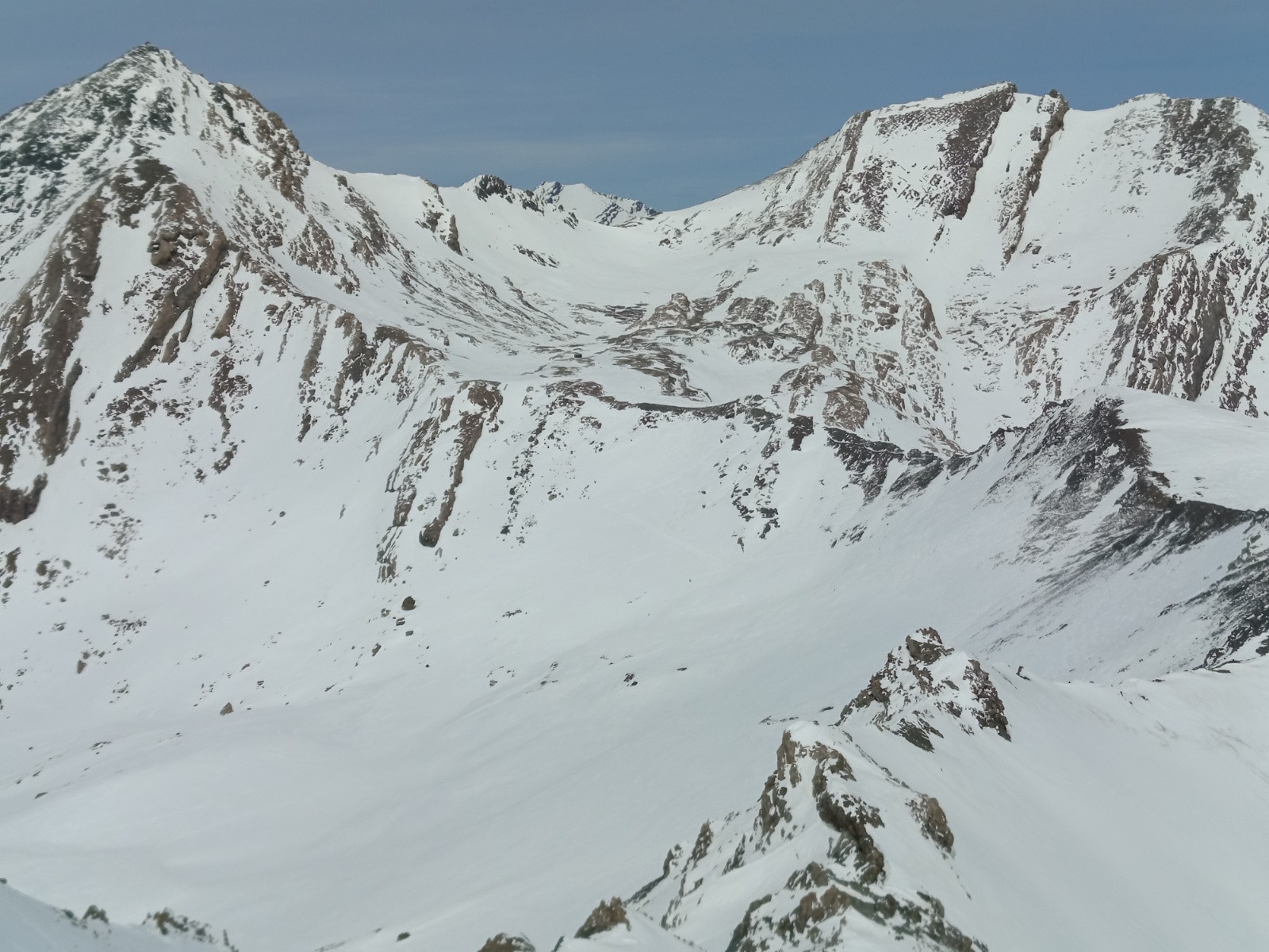 Le bivouac Boerio vu depuis la tête de Malascote
