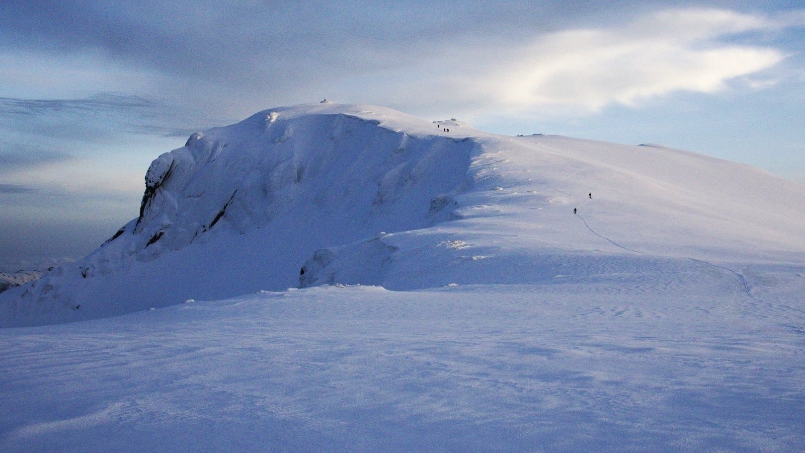 &nbsp;Le plateau sommital du Renoso et sa face plâtrée. Photo : Lucas.