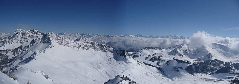Hte pointe : Panaorama du sommet de Hte Pointe, des Dents du Midi au Mt Blanc