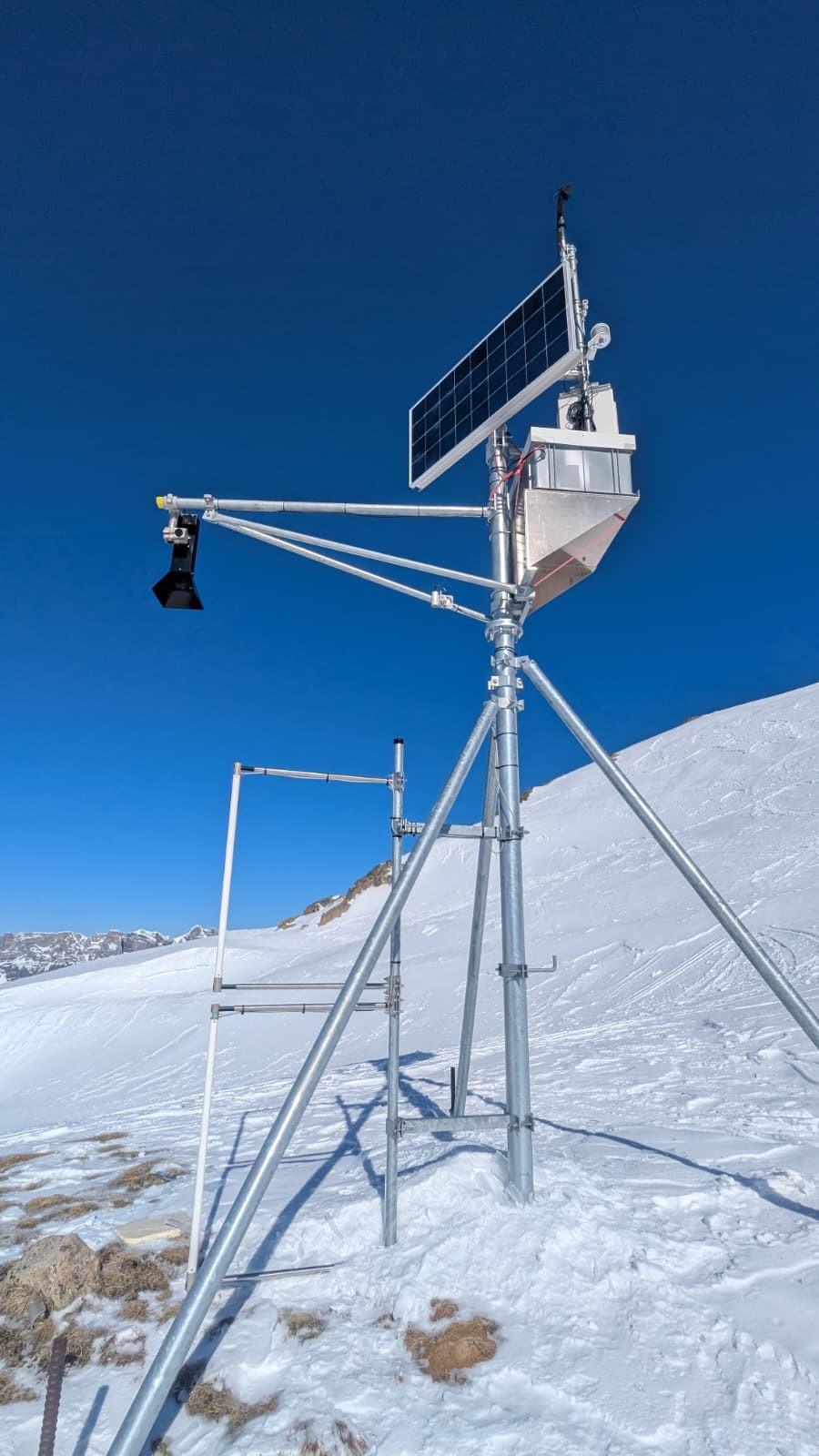 La station météo du Col des Lacs Noirs