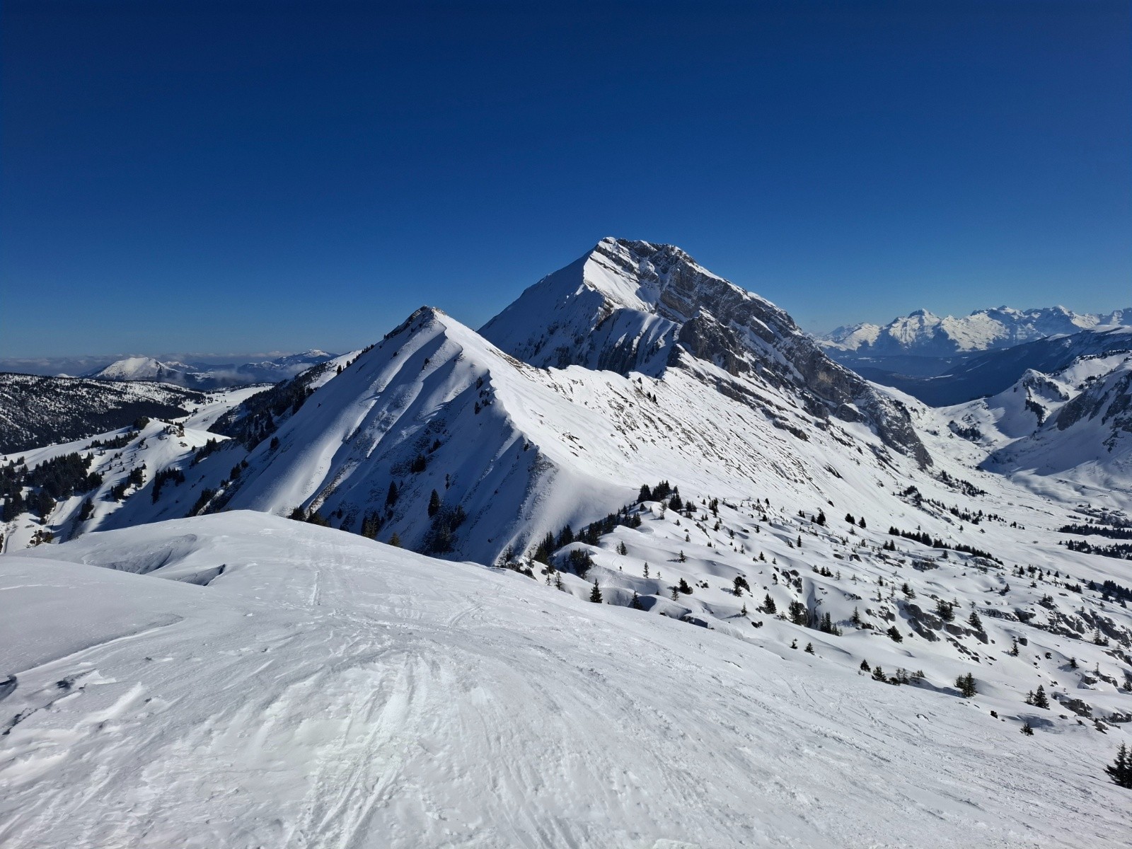 aiguille verte au premier plan&nbsp;