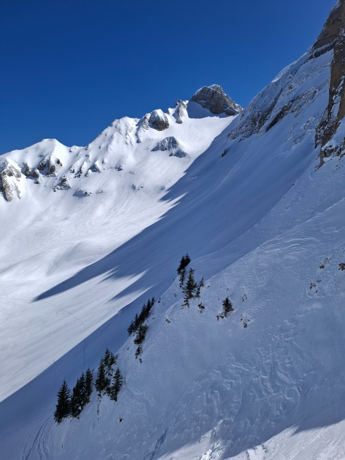 &nbsp;Jalouvre, au fond col du rasoir