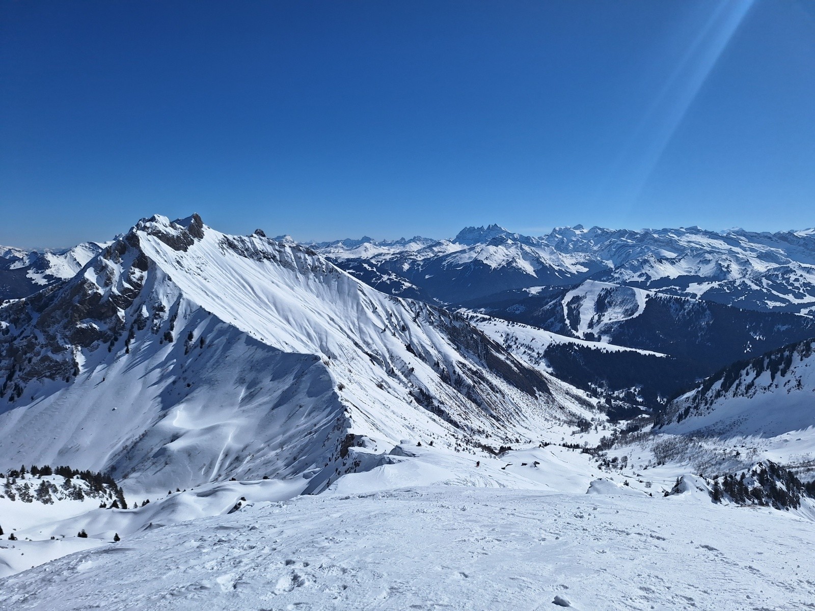 Roc d'enfer et Dents du Midi au fond depuis Chalune