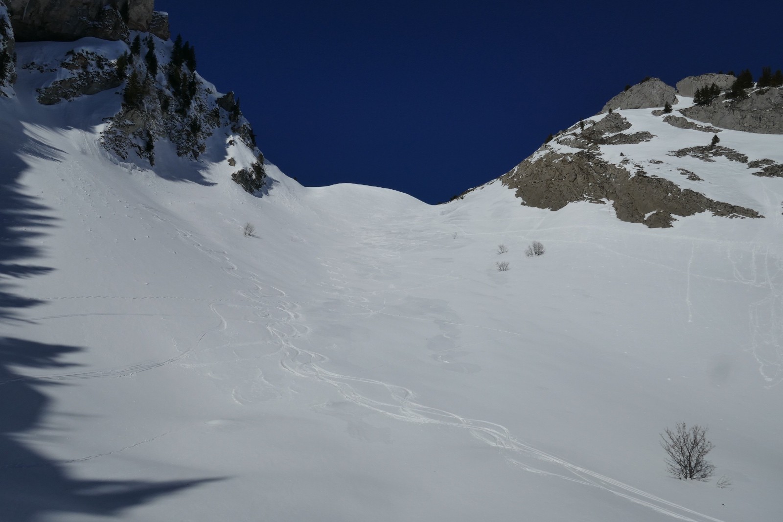 Descente ensoleillée du col de Chavanais