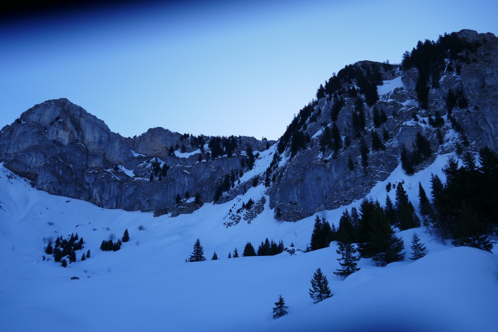 La Haute Pointe et son contrefort ouest vue du fond du vallon.