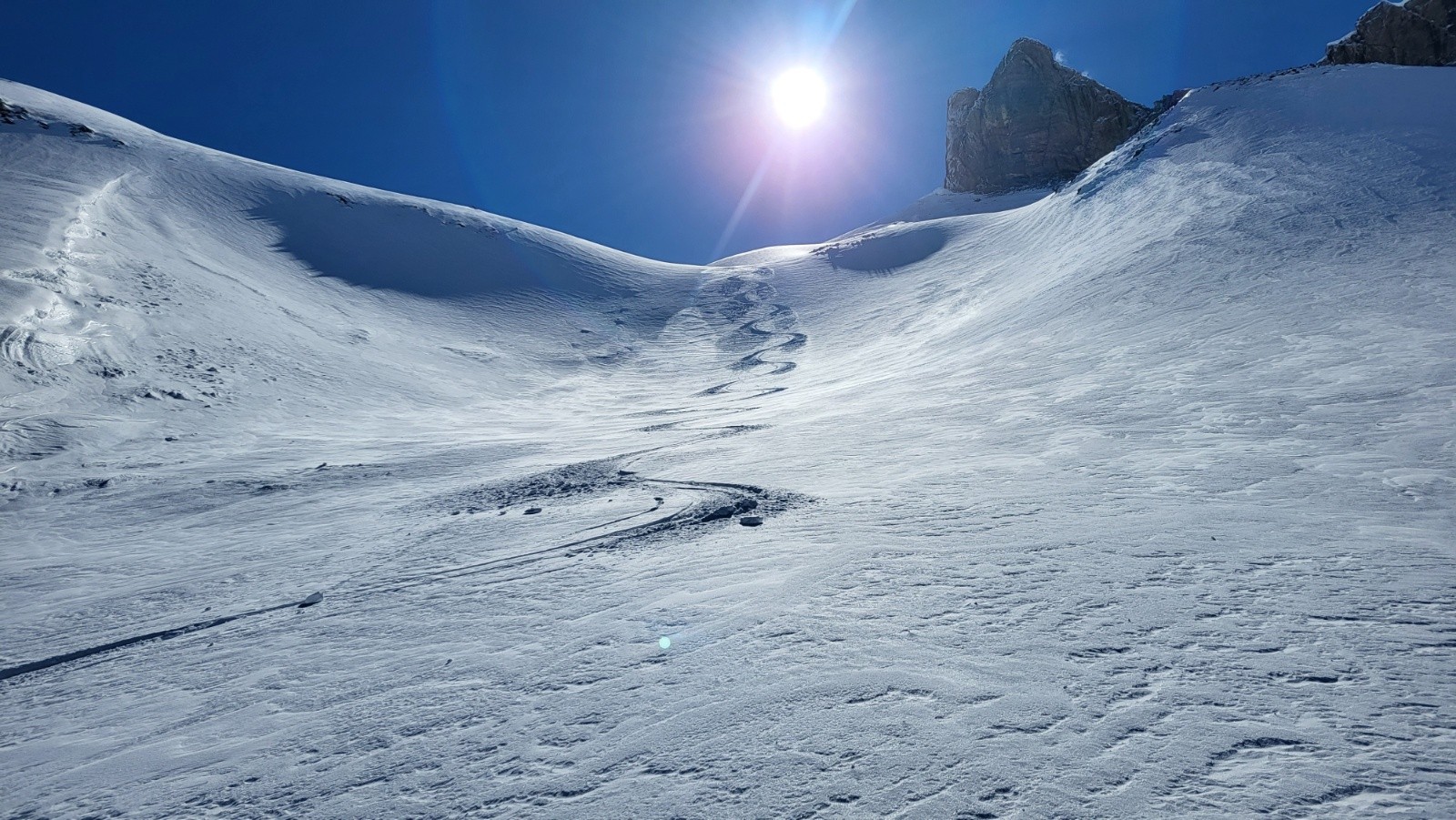 J2 Sur 1000 mètres de descente, ce sont 10% (début et fin) qui ne sont pas très bons à skier.