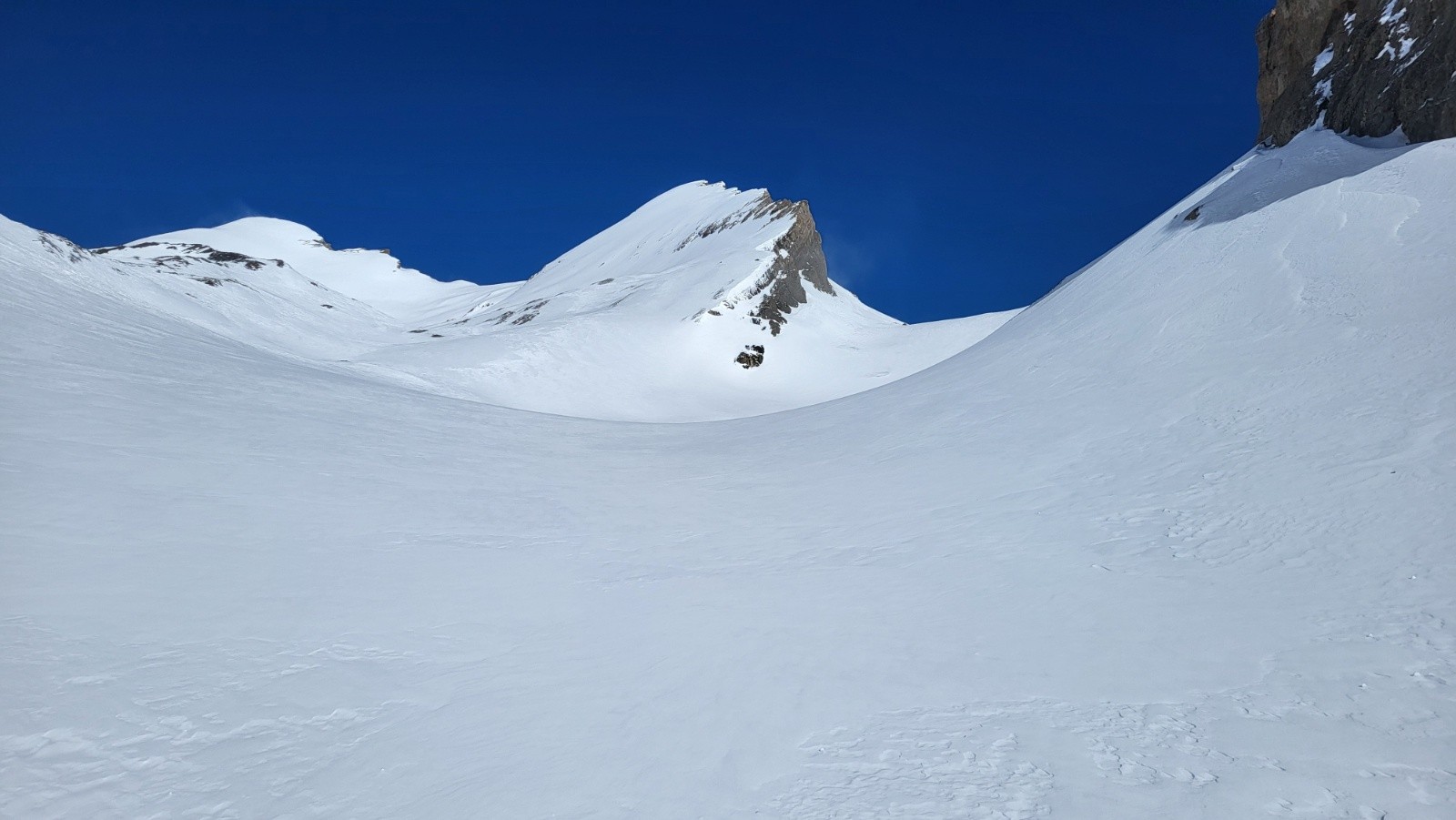 J2 de l'autre côté du&nbsp;Col des Trois Pointes vers 2743m (+938m, -447m)