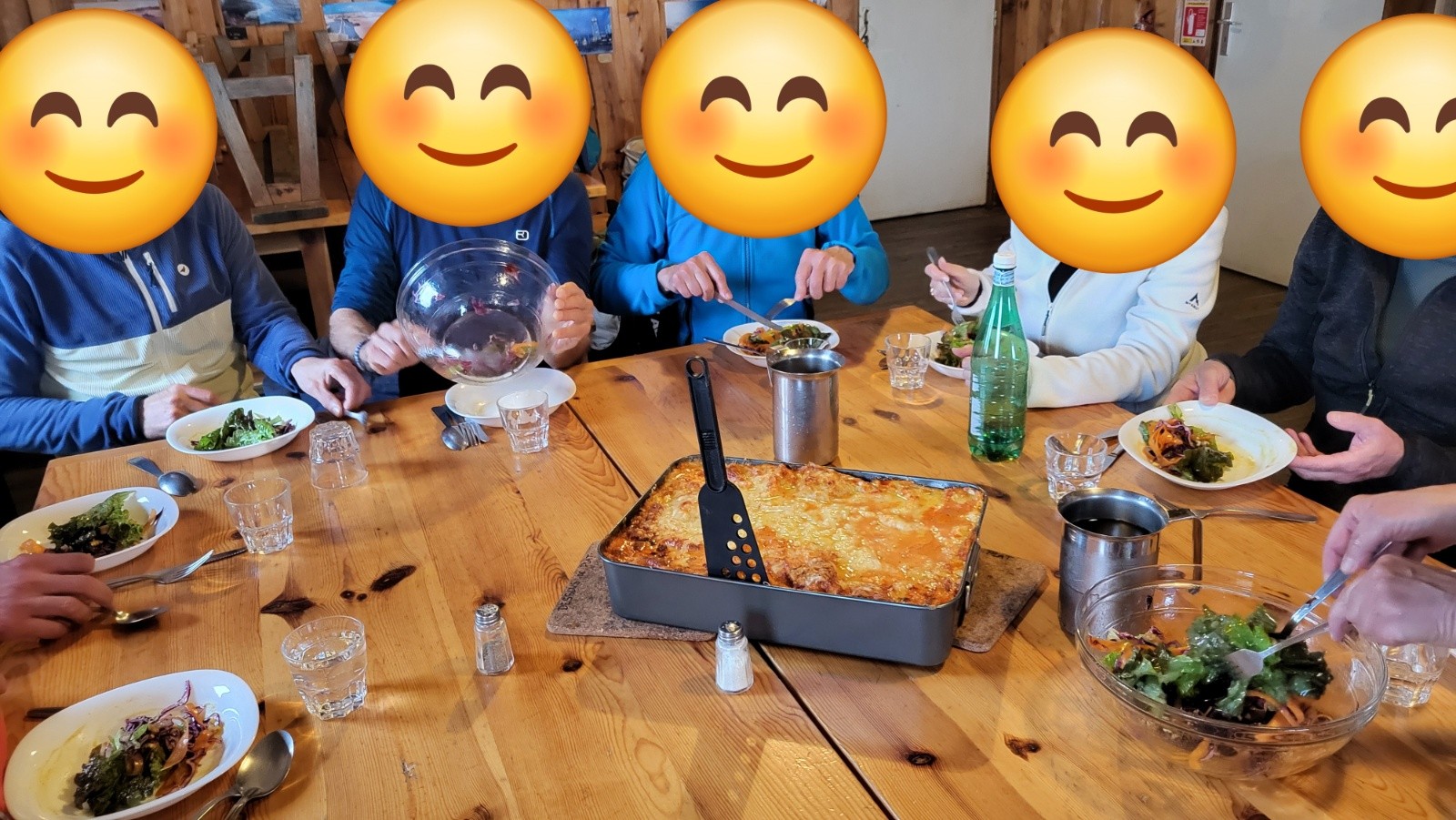 J1 les lasagnes sont délicieuses et nous n'avons pas réussi à les terminer (12 personnes ce soir au refuge)