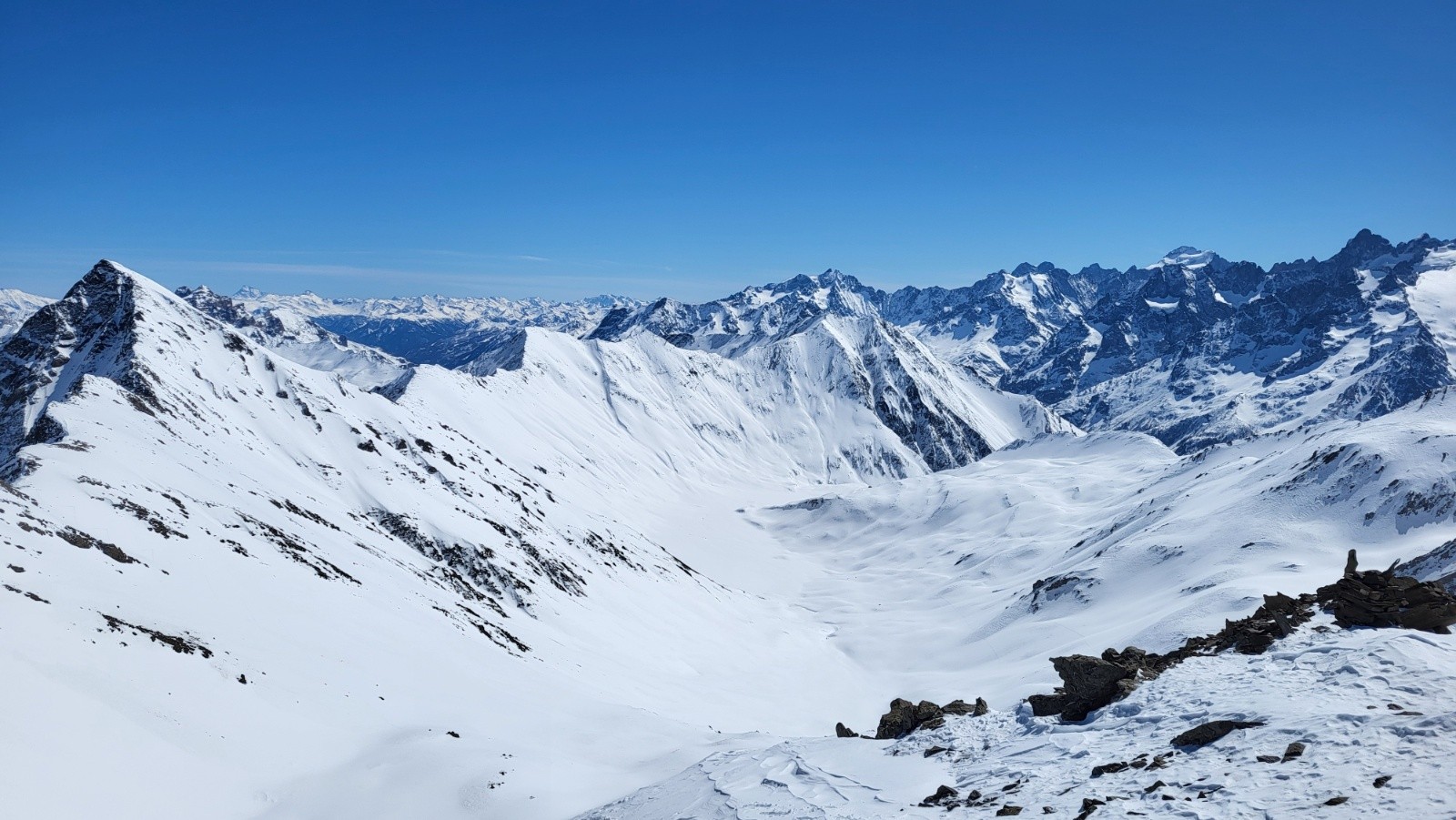 J1 vers le refuge du Goléon depuis la Pointe Salvador