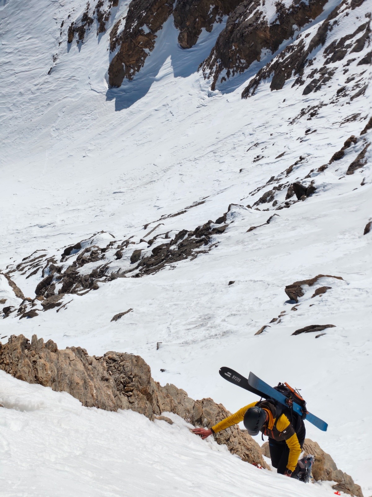 #8 Un pe ude crampons en fin de matinée Un pe ude crampons en fin de matinée
