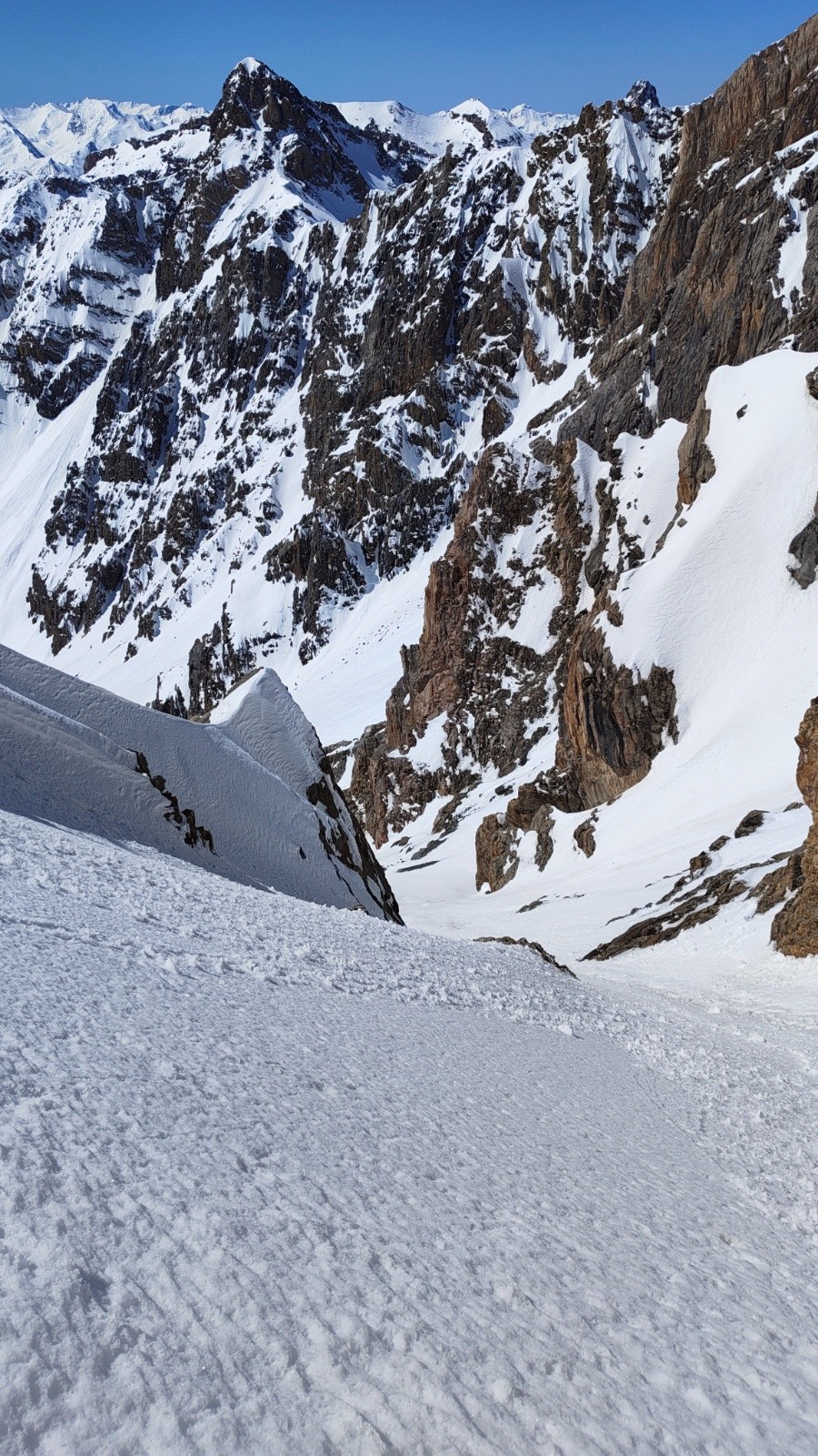#11 Pyramide vu de la salle à manger Pyramide vu de la salle à manger