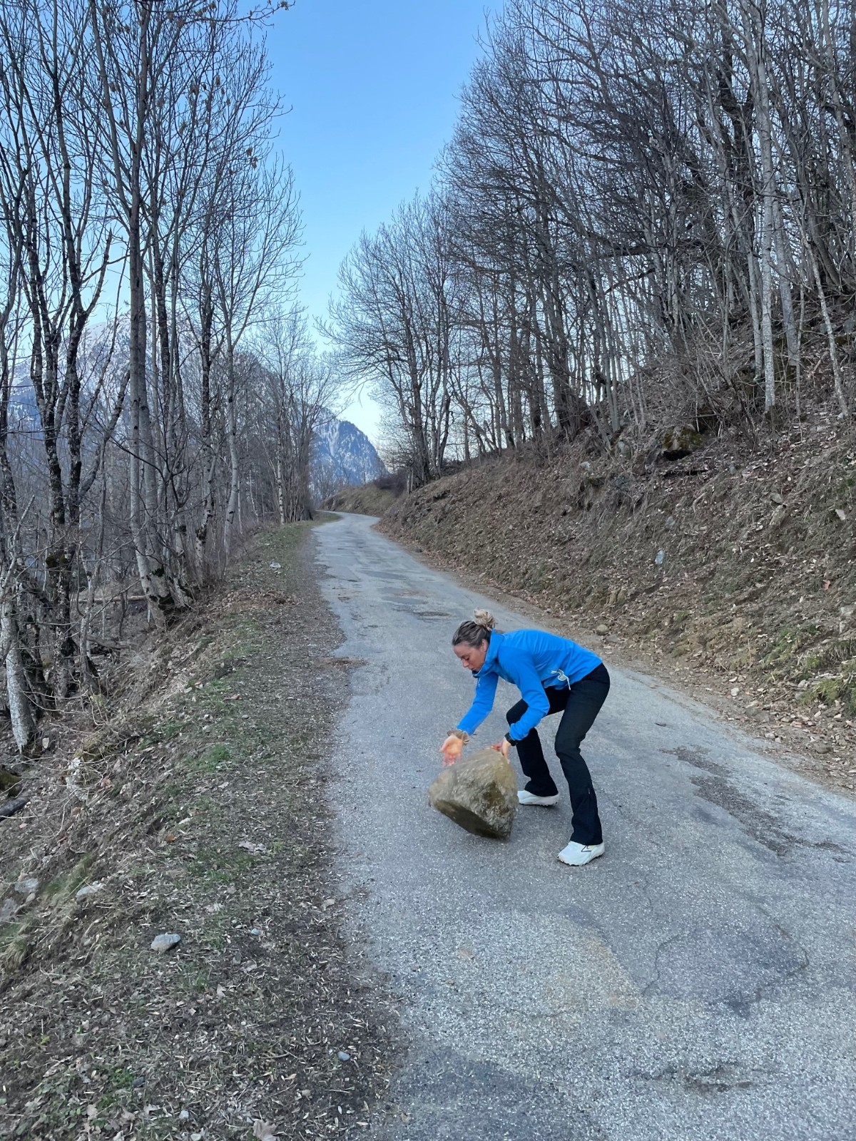 &nbsp;Cec nettoie la route de bon matin...
