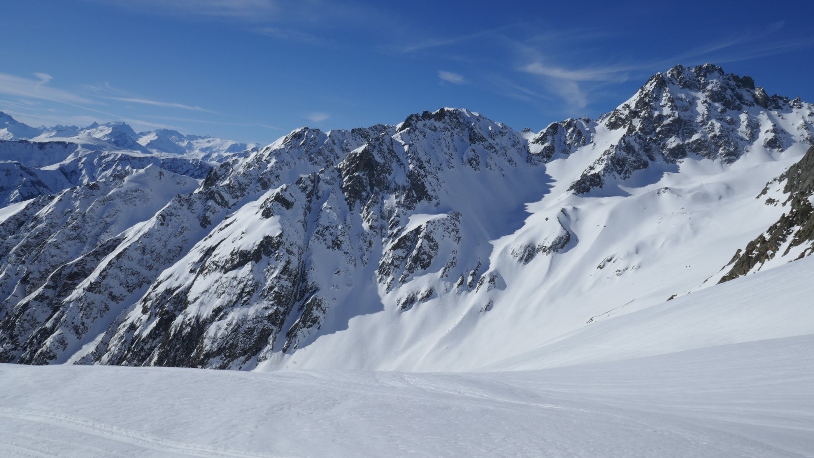 Vue vers le roc des montets et l'épaule du pelerin