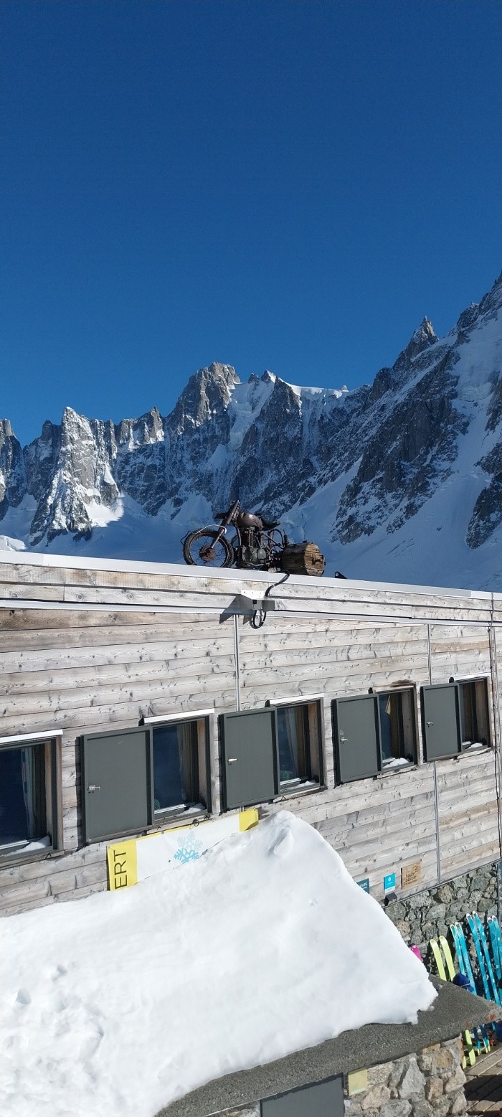 &nbsp;la fameuse moto du refuge