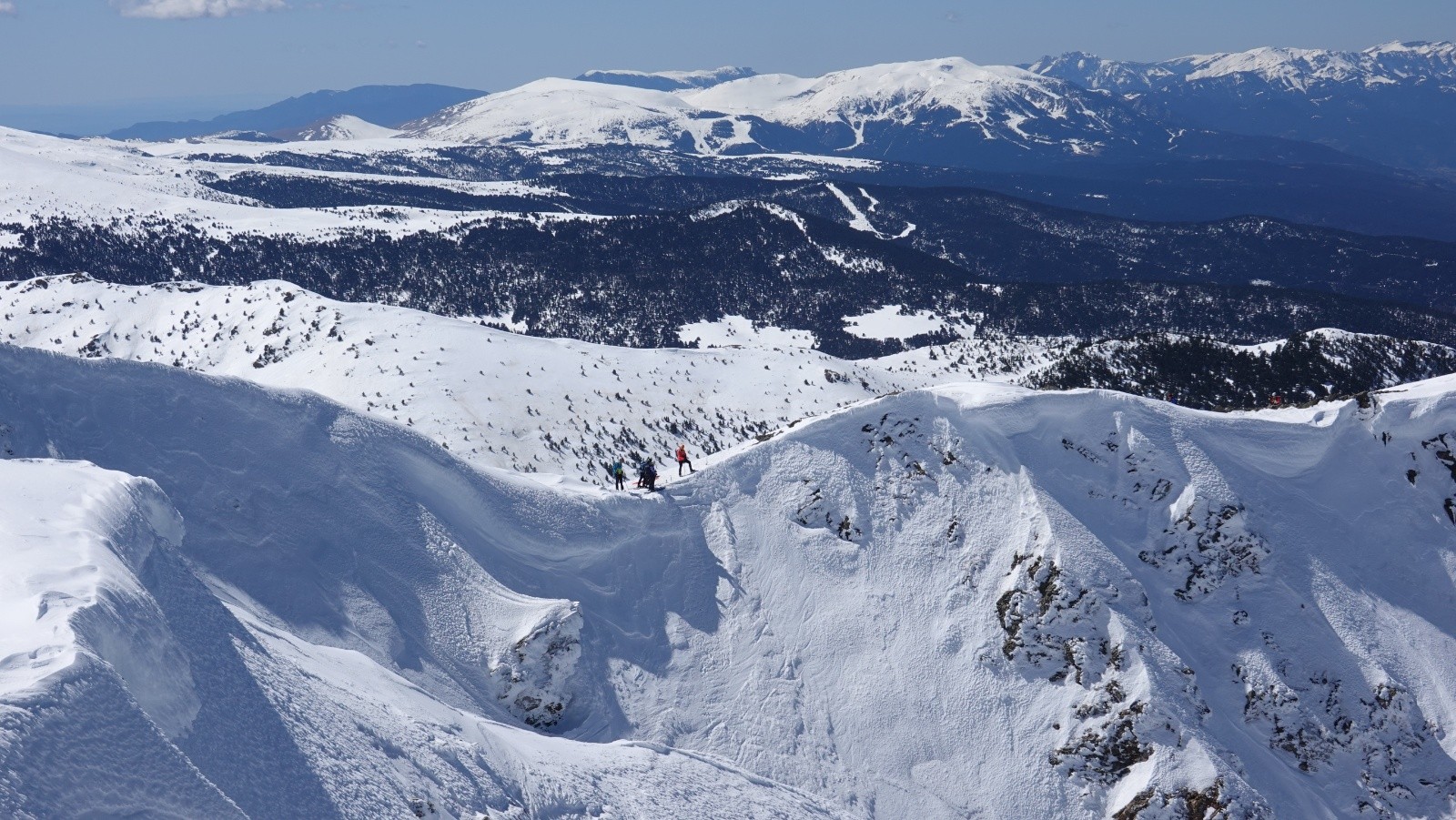 Le départ du couloir central en neige dure