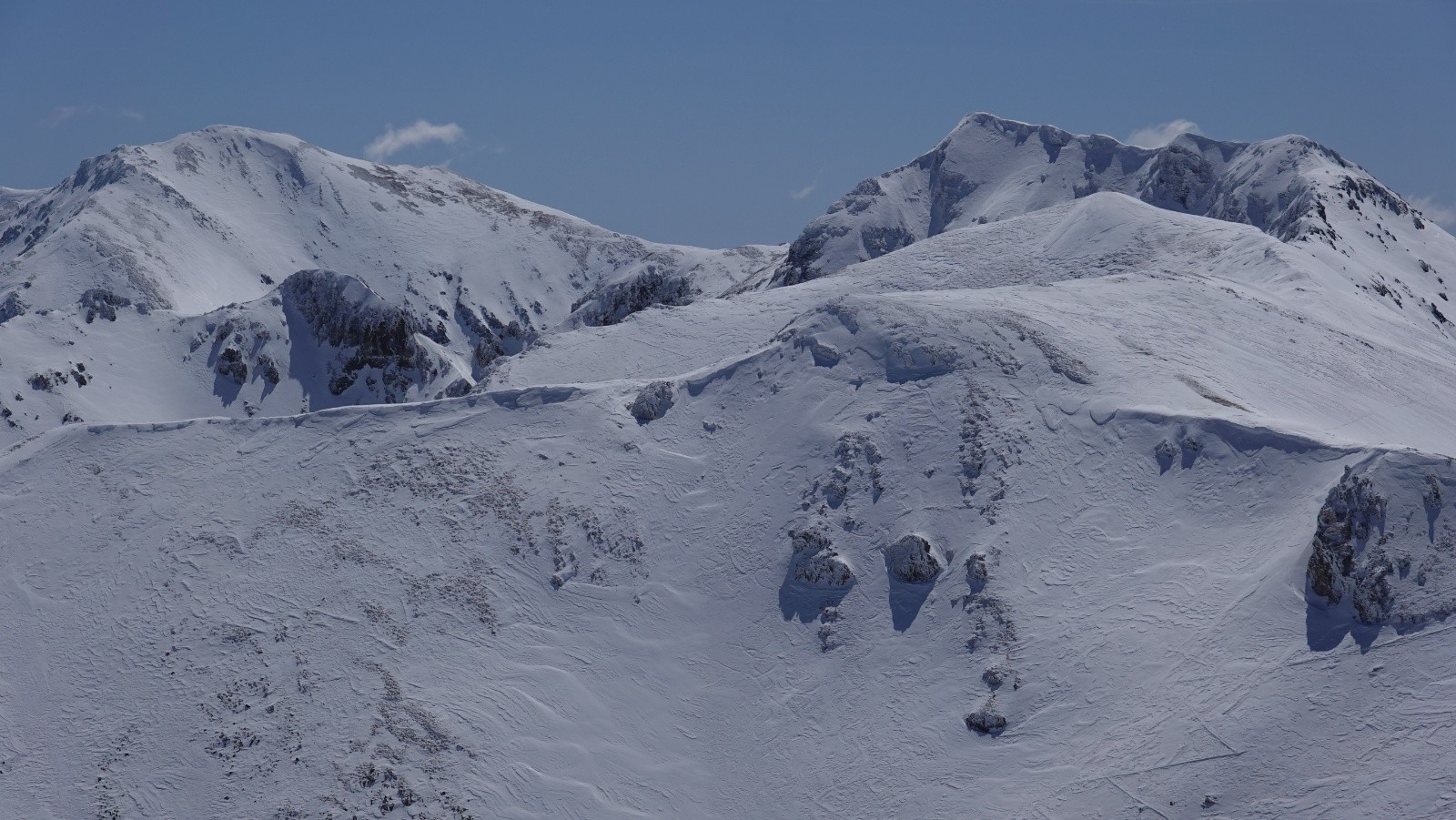 Panorama au téléobjectif sur le Pic de les Nou Fonts et la Tour d'Eyne&nbsp;