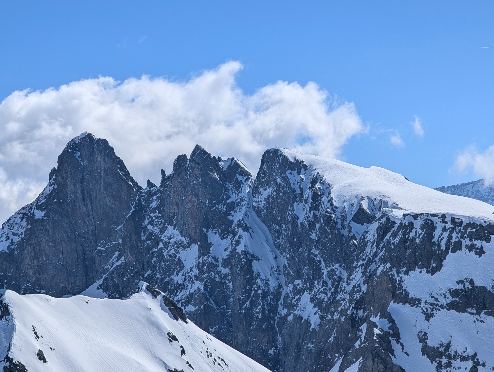 &nbsp;Du monde a la croix de Belledonne