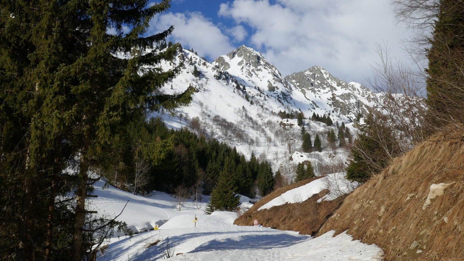 #1 Très bon enneigement à partir de là Très bon enneigement à partir de là