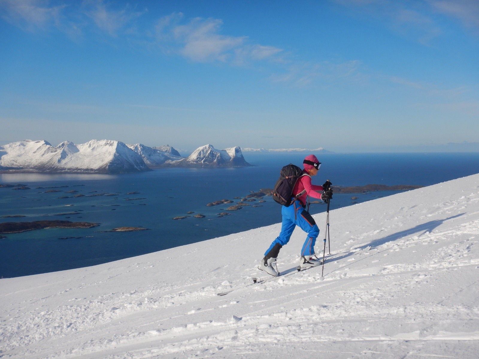 Superbe montée perchée au dessus de la mer et des multiples ilots !