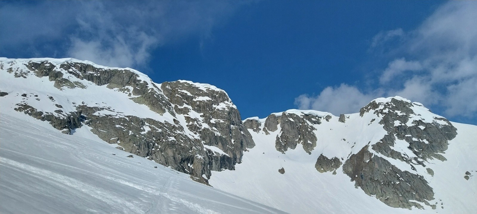 &nbsp;Corniches entre Aiguille Bérard et col 2482