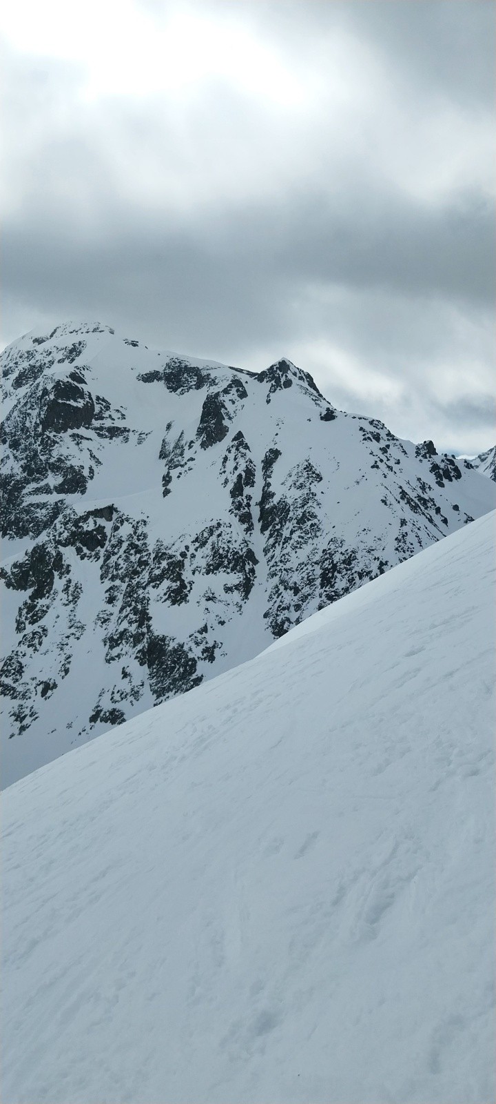 &nbsp;couloir NO de la Pointe A. Favre