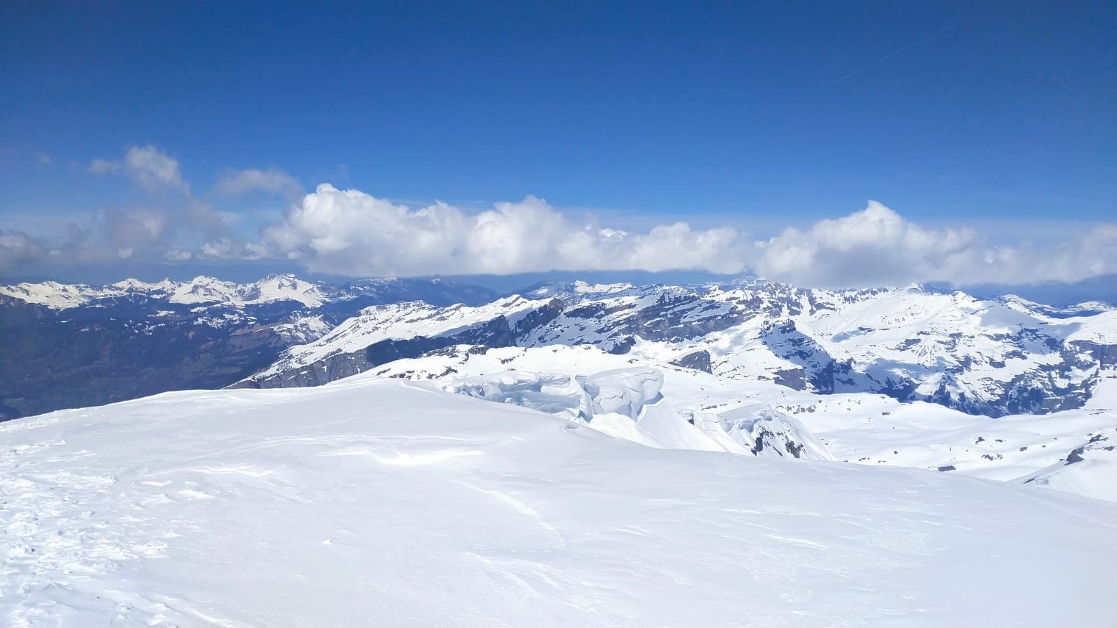 &nbsp;Corniches sommitales en nord