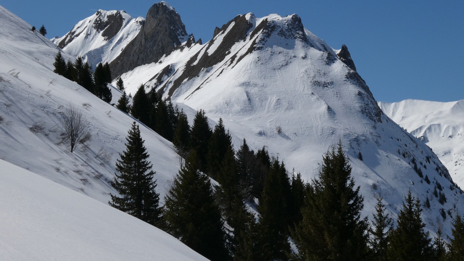 J1 la Dent et la Tête de Fer