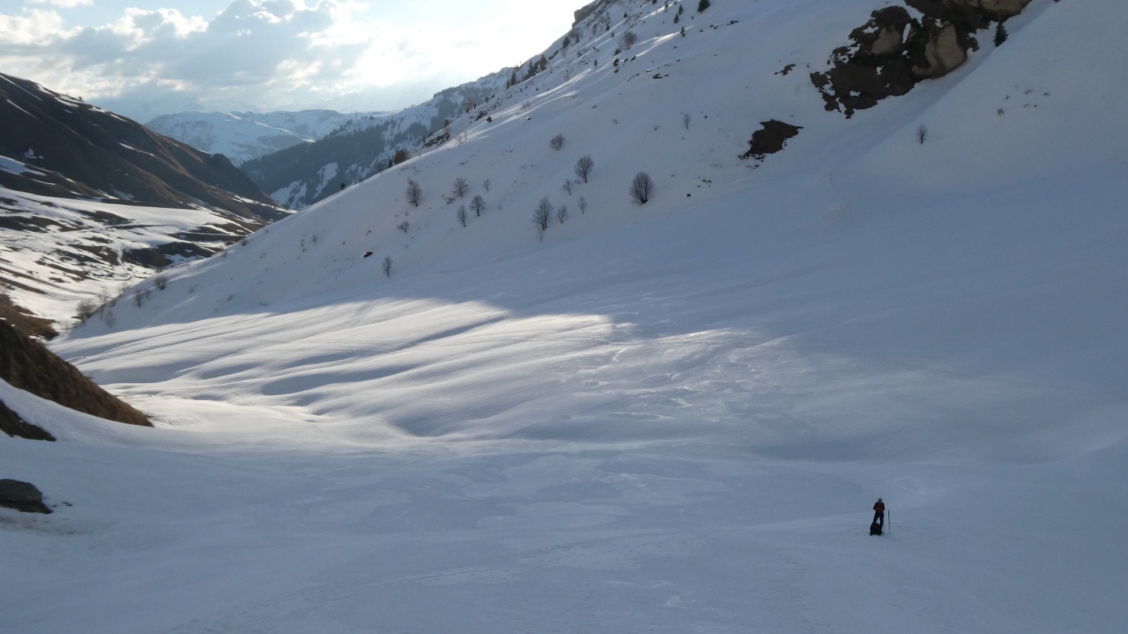 J3 les 1ers rayons touchent le vallon