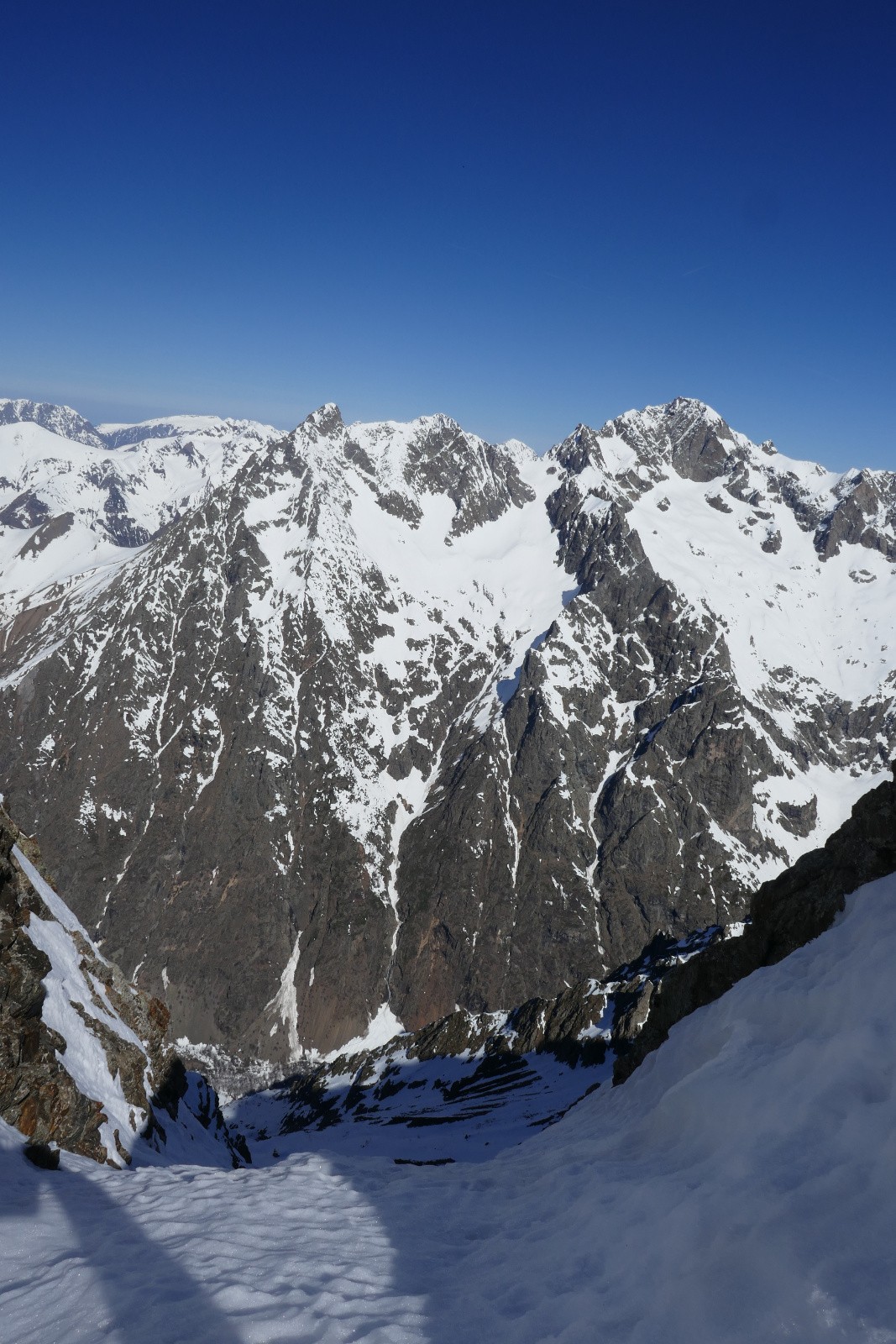A la brèche, ne pas s'avancer trop de l'autre côté&nbsp; 