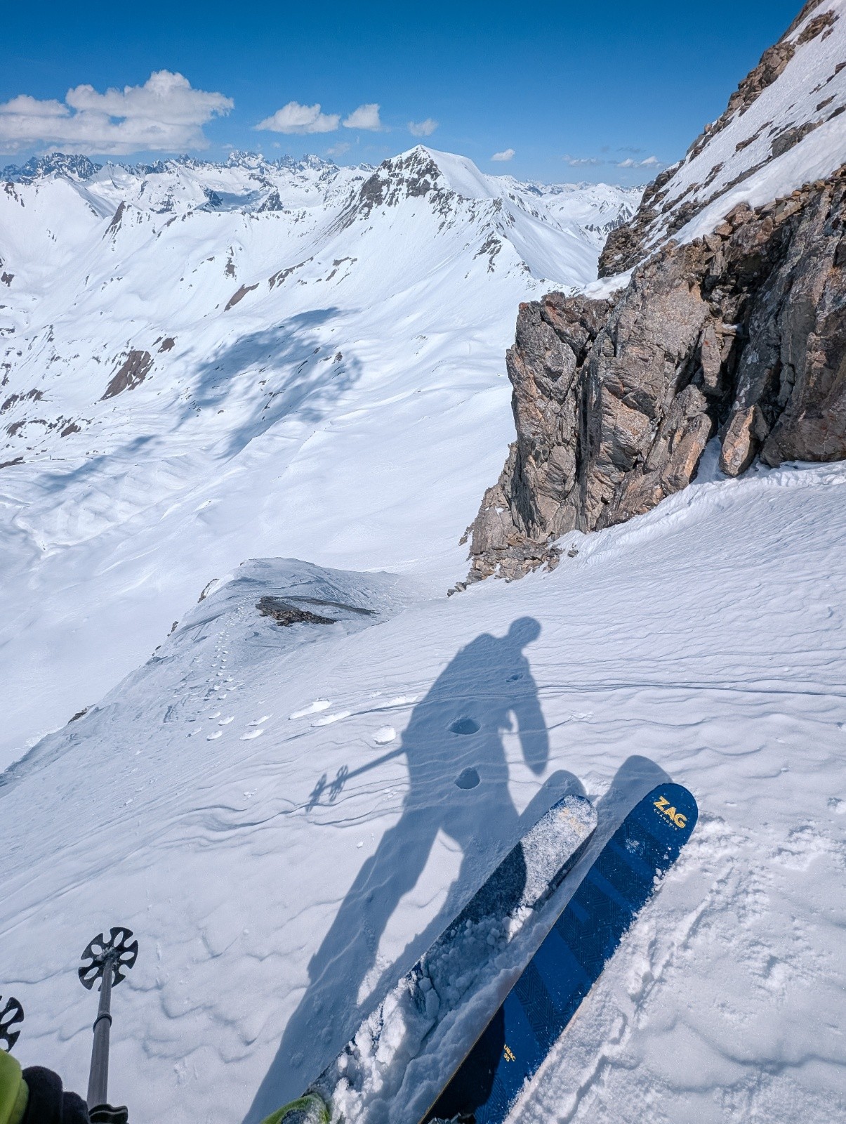 #13 Le vent a trop travaillé la partie de droite, j Le vent a trop travaillé la partie de droite, j'ai dû skier la langue de gauche, plus expo.