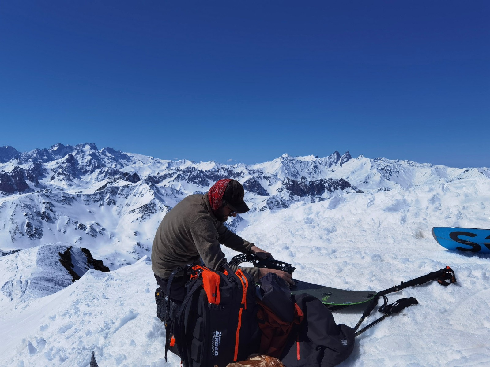 Pas dégueu la vue depuis le sommet de la Pointe de Terre Rouge !&nbsp;