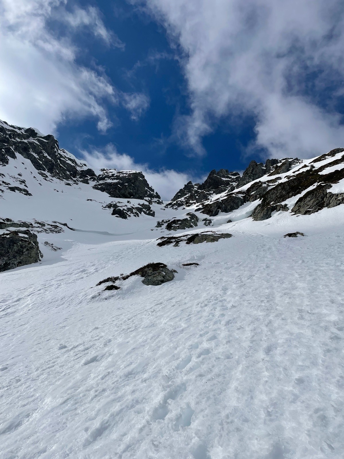 Premiére partie de la montée, on aperçoit la rimaye&nbsp;