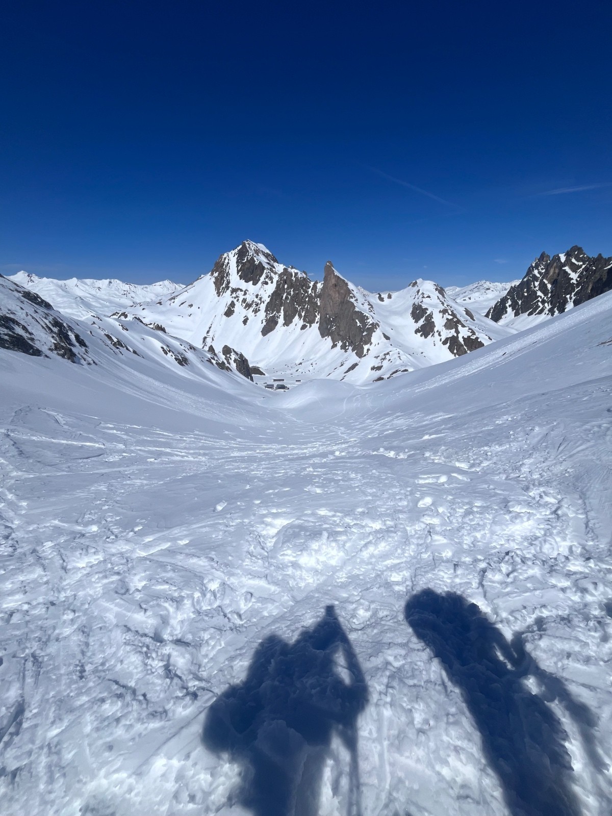 En haut du collet&nbsp;