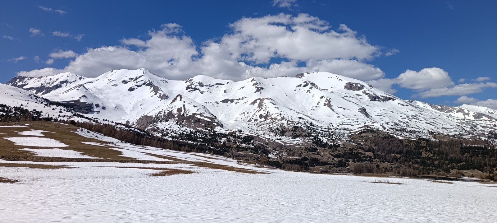 &nbsp;Enneigement du Dévoluy vu du col de Festre
