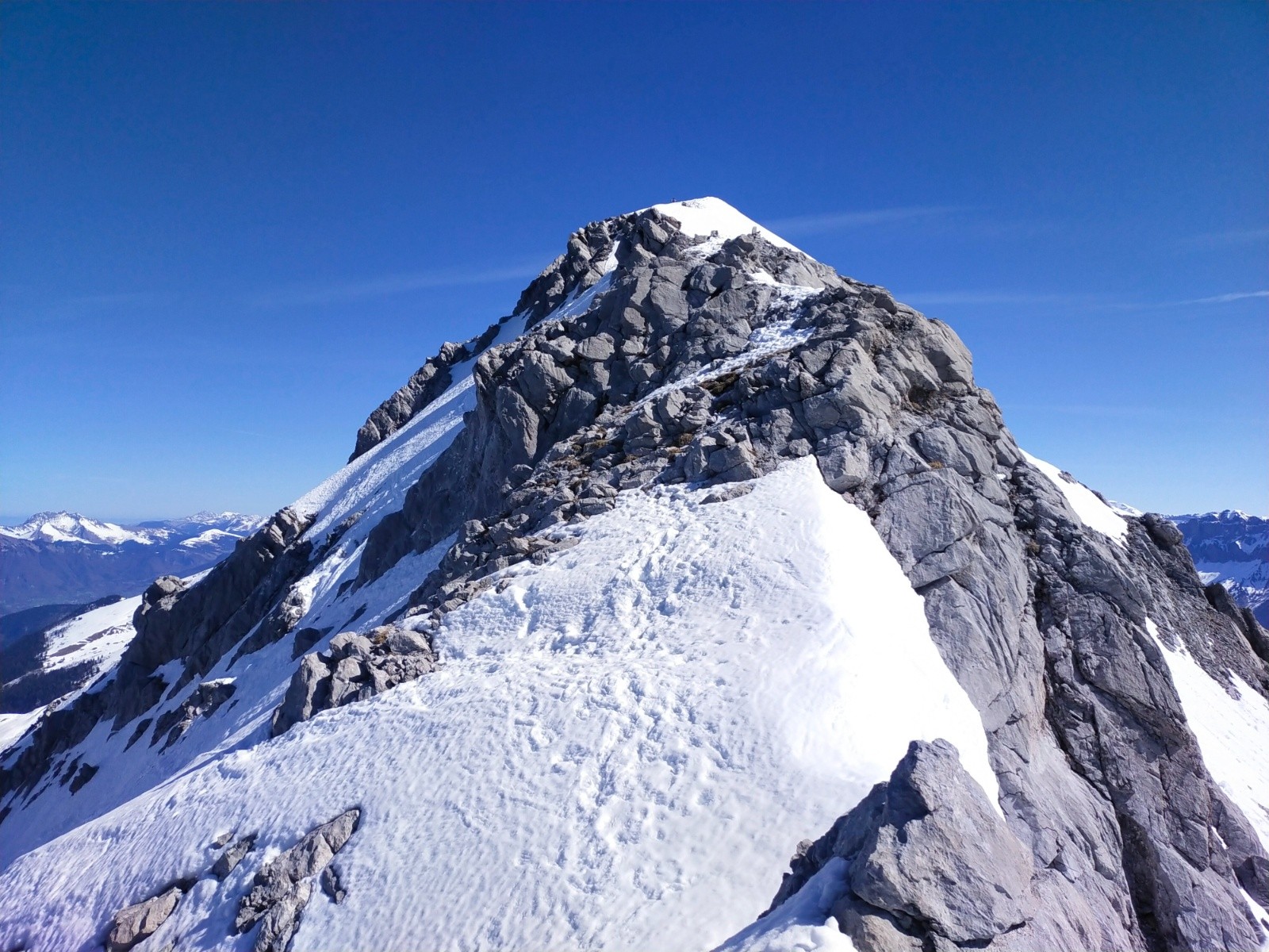 #9 Portage des ski, arête finale en bonnes conditions Portage des ski, arête finale en bonnes conditions