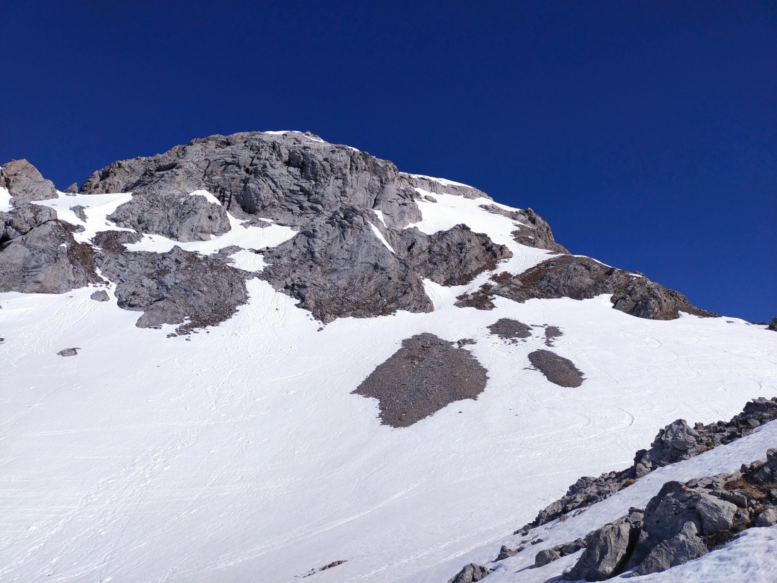 #7 La face sud du Charvet, ça monte à ski, mais je pense que c La face sud du Charvet, ça monte à ski, mais je pense que c'est plus malin de déchausser