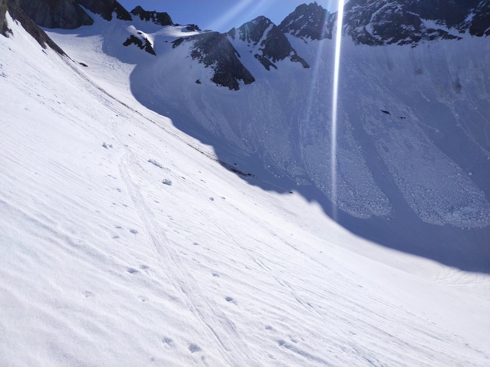#4 Coulées de neige et purge de rochers venant de la Petite Miaz Coulées de neige et purge de rochers venant de la Petite Miaz