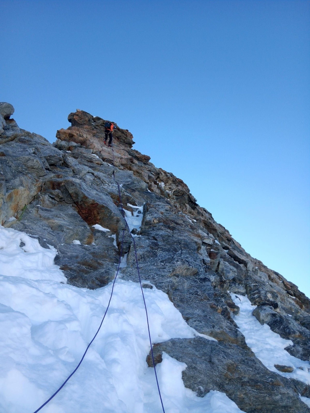 #36 J4 : Rappel du Pic Oriental (30m) J4 : Rappel du Pic Oriental (30m)