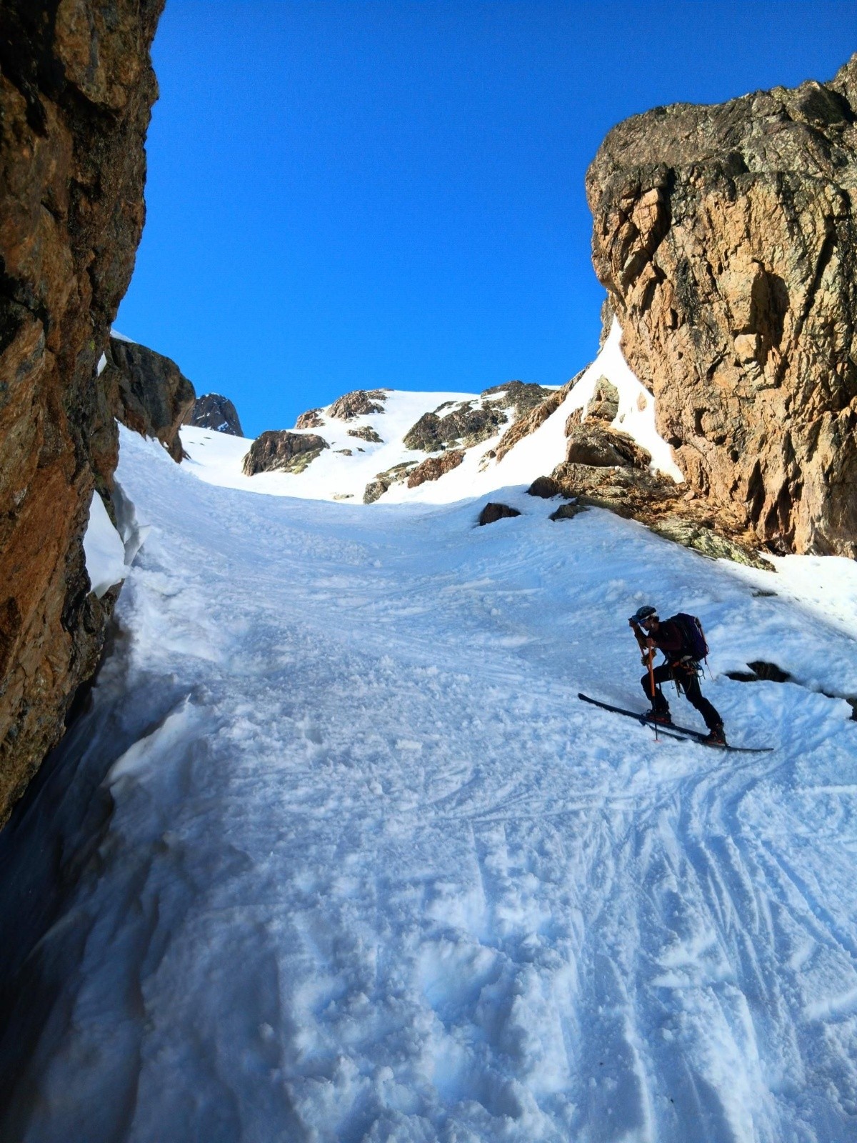 #8 J2: Longue remontée dans la chaleur du canyon, en montant au refuge Adèle Planchard J2: Longue remontée dans la chaleur du canyon, en montant au refuge Adèle Planchard