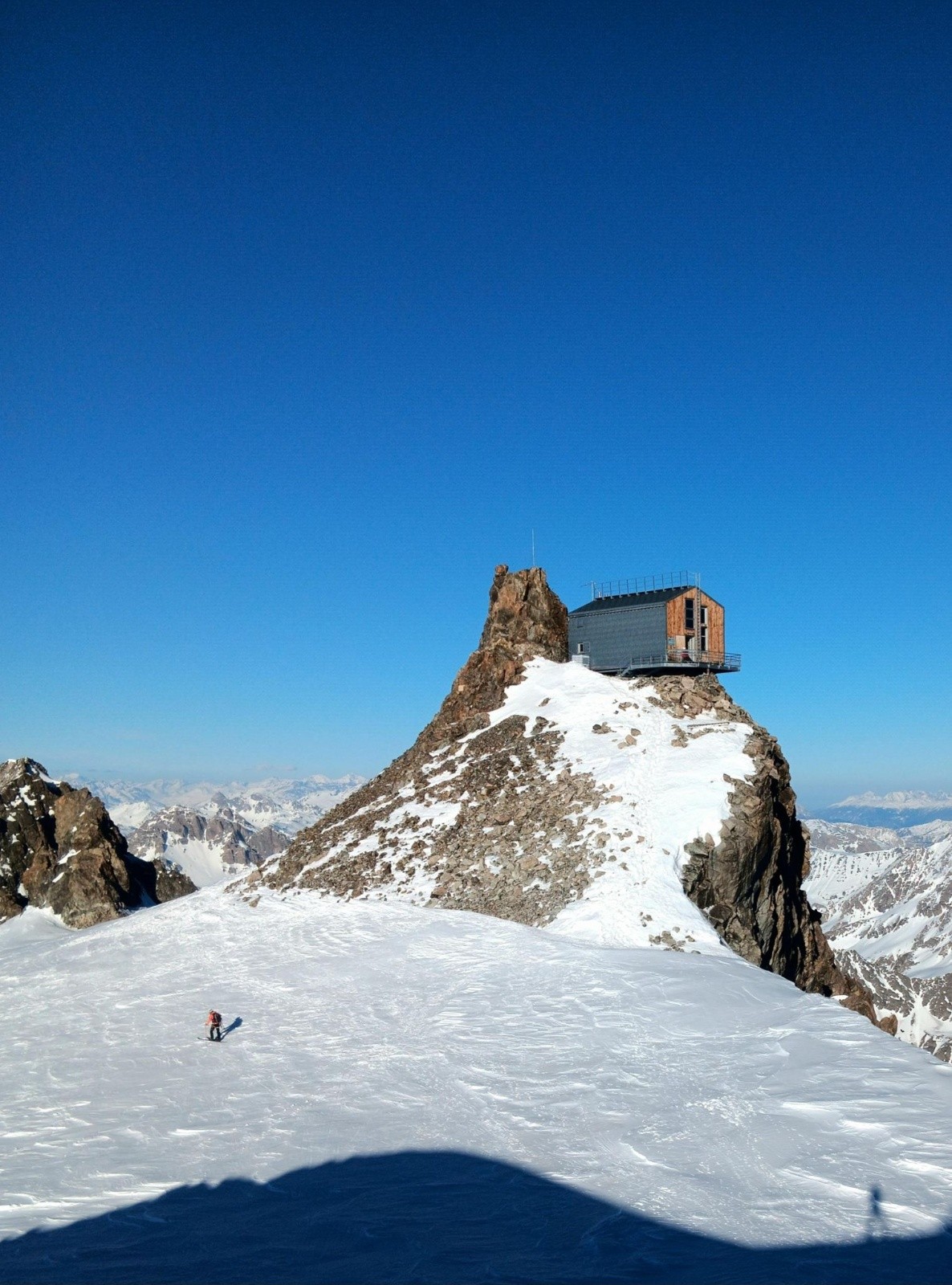 #38 J4 : Nuit insolite au refuge de l J4 : Nuit insolite au refuge de l'Aigle