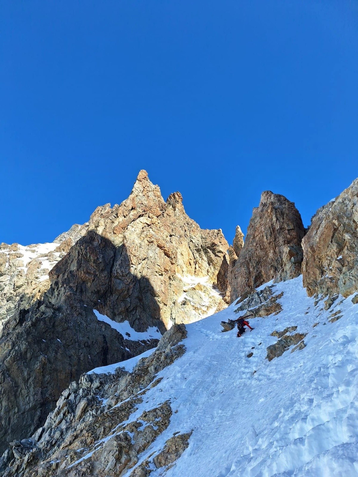 #19 J3 : Miaou dans le col de la Casse déserte (versant W) J3 : Miaou dans le col de la Casse déserte (versant W)