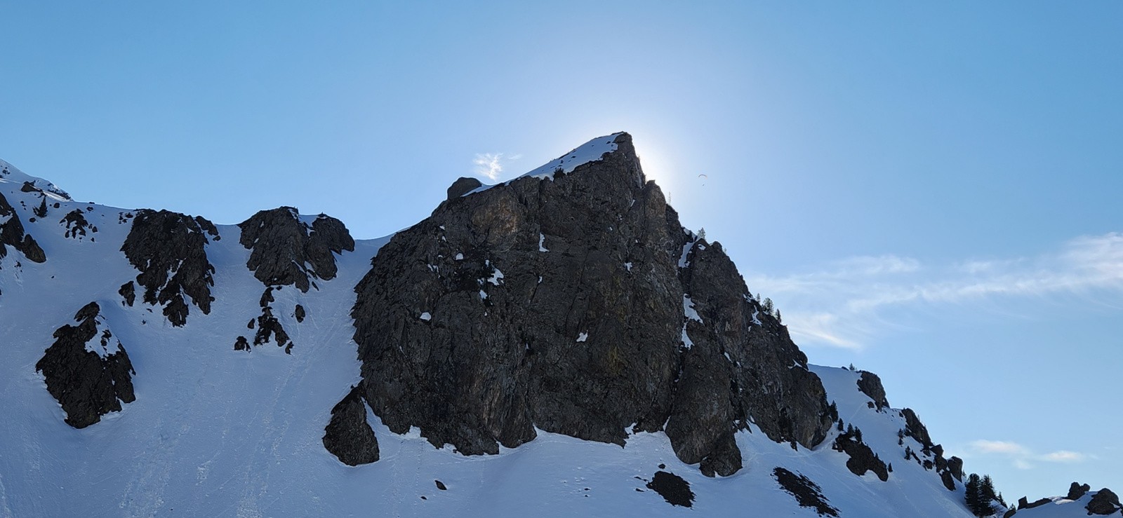 parapente vers le Colon. Y'avait foule hier et aujourd'hui dans le ciel!&nbsp;