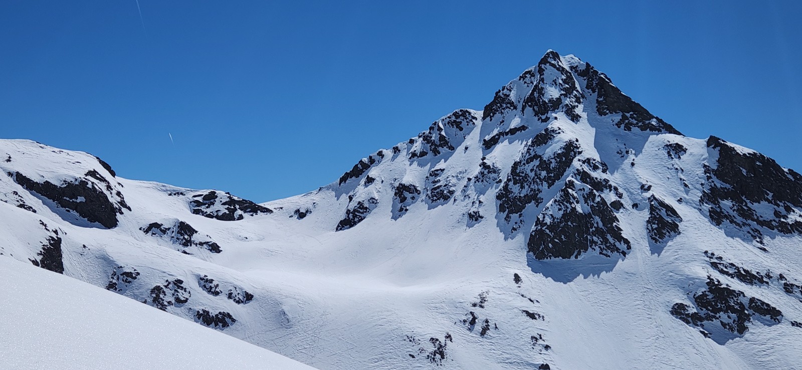 Pic du Doménon, couloir N (qui n'a plus trop l'air en condition en haut) - un groupe de 5 haut sommet à ce moment là&nbsp;