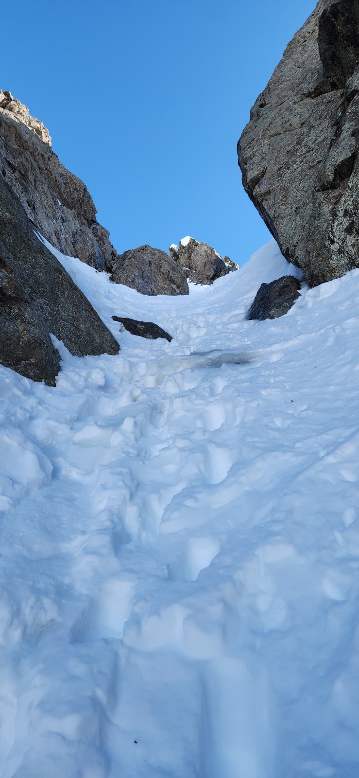 &nbsp;la recette du caca mou: une étroiture, une pente raide, de la neige concave, soupoudrez le tout de glace...