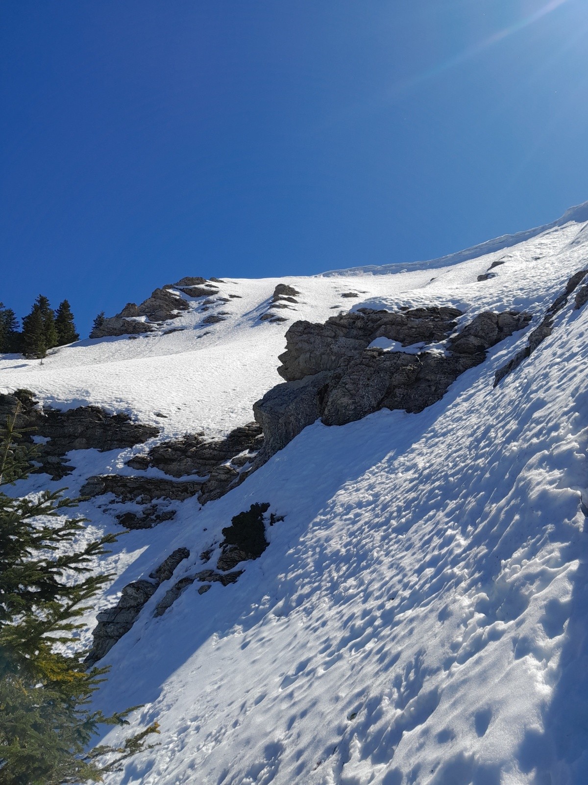 #2 Au niveau du deuxième ressaut du couloir Au niveau du deuxième ressaut du couloir