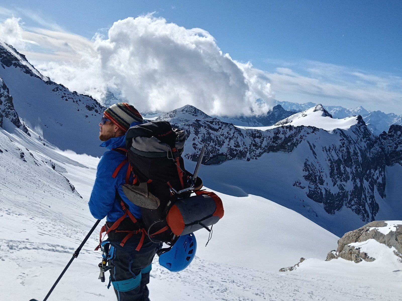 le pauvre a perdu un de ses deux Birkenstock, si quelqu'un trouve un Birkenstock au pied du col du Mont Brulé svp contactez nous