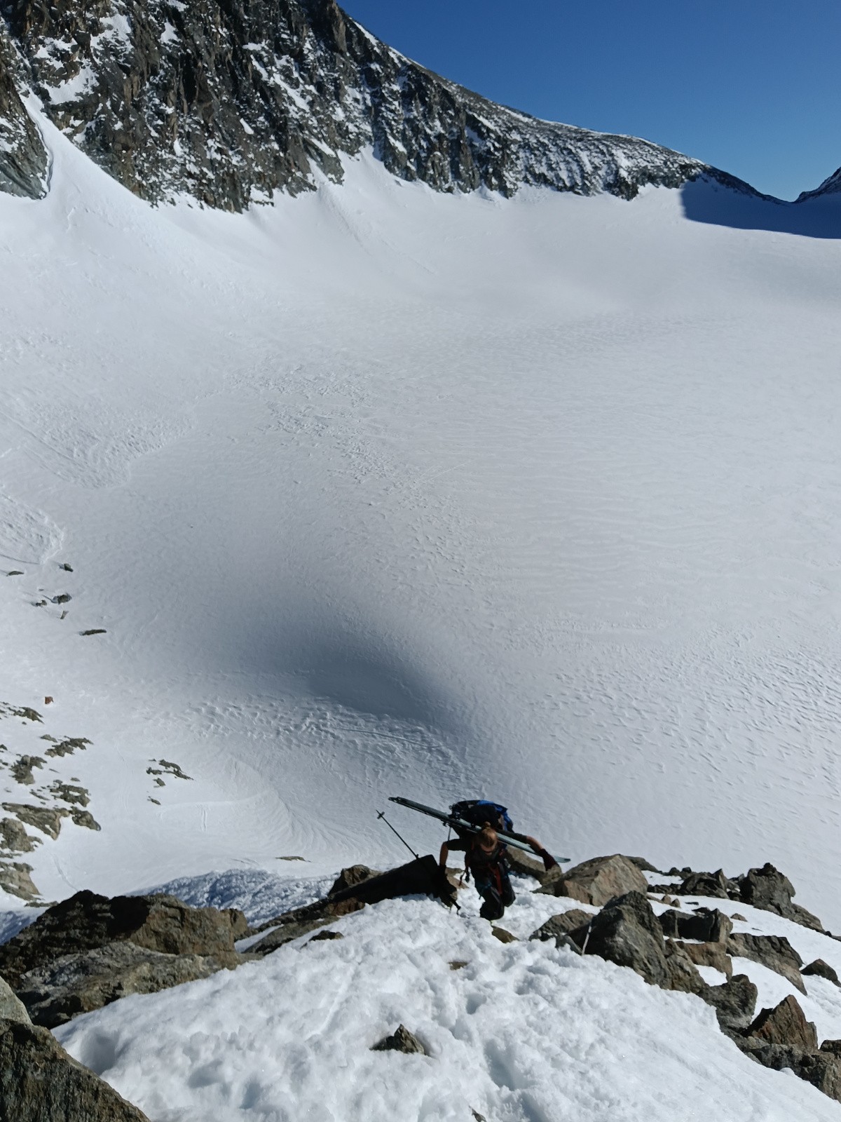 10m avant le refuge, il faut porter un peu plus. Mais la pastina nous donne la motivation nécessaire