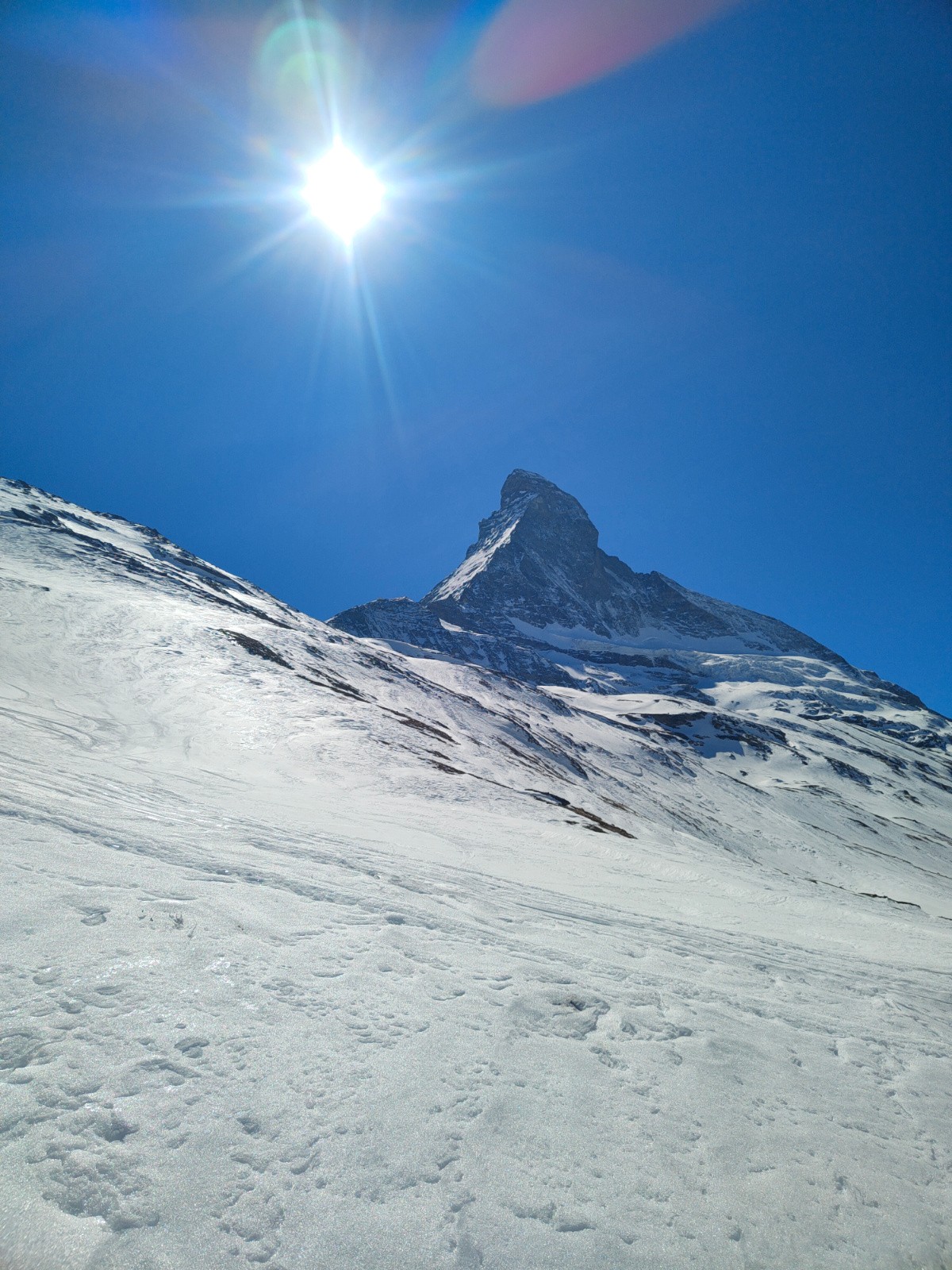 on voit toutes les faces de Matterhorn
